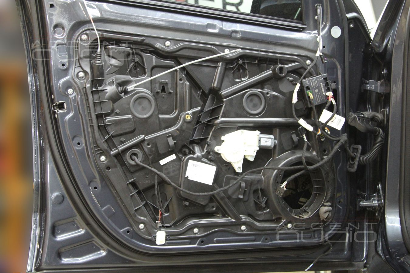 Шумоизоляция дверей Mercedes-Benz ML 2015