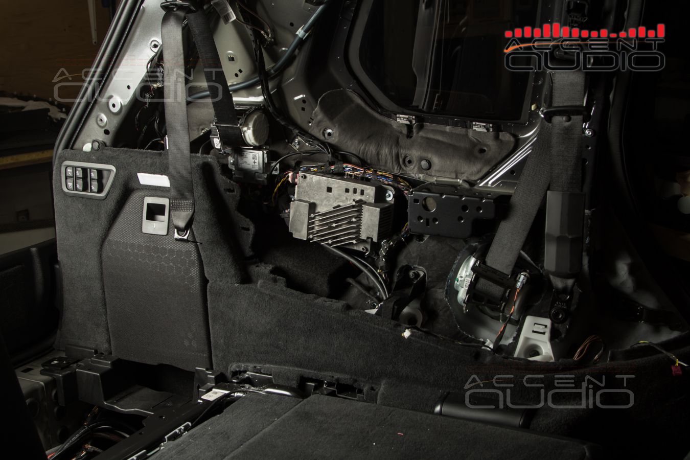Мощная интеграция аудиофильского сабвуфера Dego в BMW X7