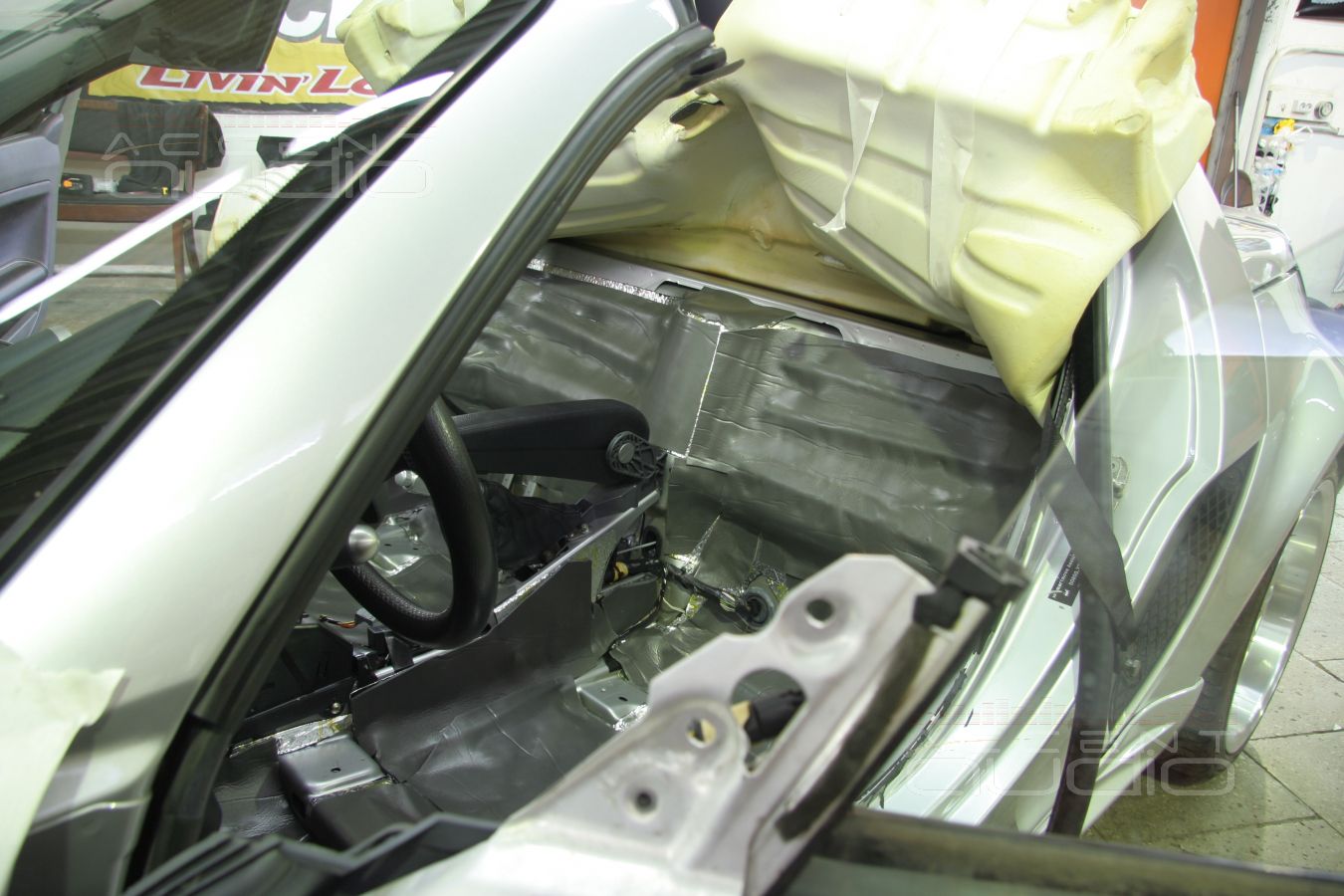 Mercedes Smart Roadster - стильный мотоблок с сабвуфером !