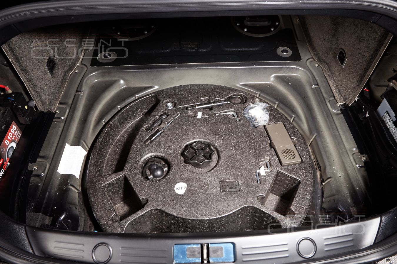 Куда установить сабвуфер в кузове Bentley Continental GT ? Никуда !