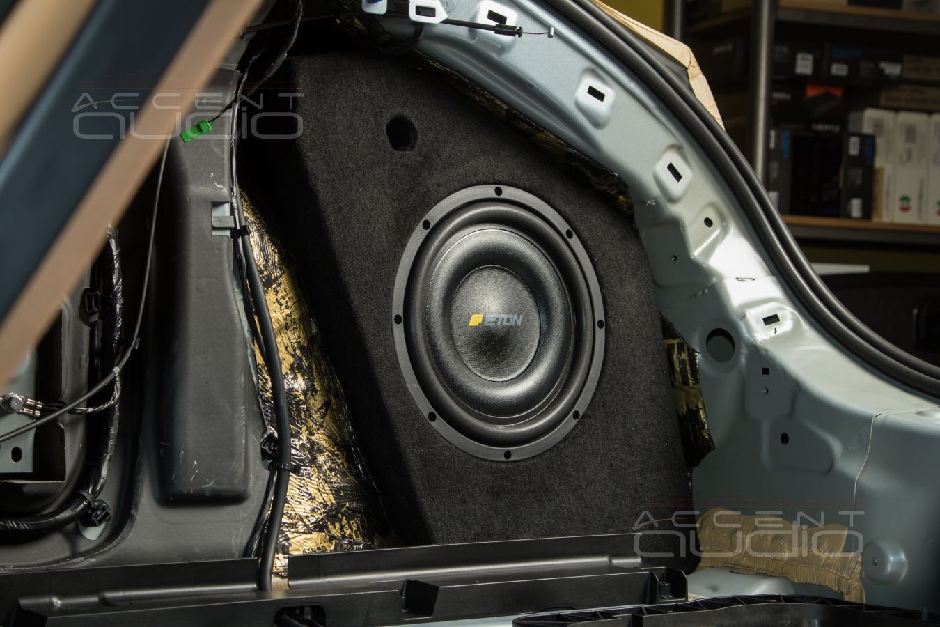 Сабвуфер Eton в Zeekr 001 и его правильный ящик !