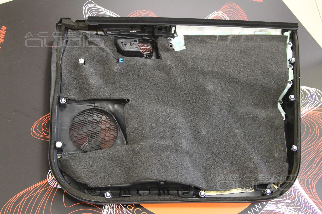 3D печать, установка фронтальной акустики и аудиоподготовка передних дверей Toyota Rav4 1. Виброизол