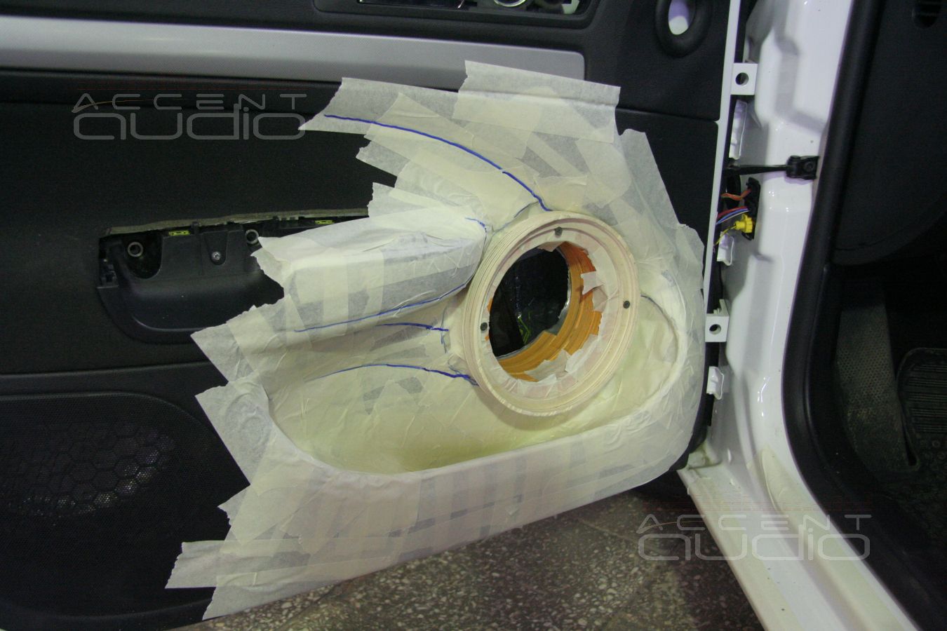 Правильная установка мидбасов в Skoda Octavia