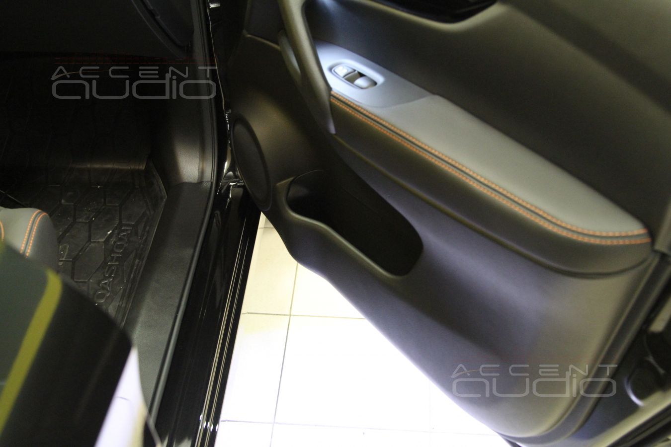 Дополнительный свет при открытии дверей