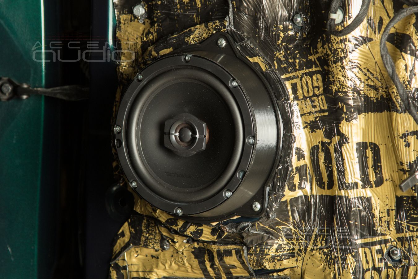 Коротко о тыловой акустике в Exeed и её обновлении