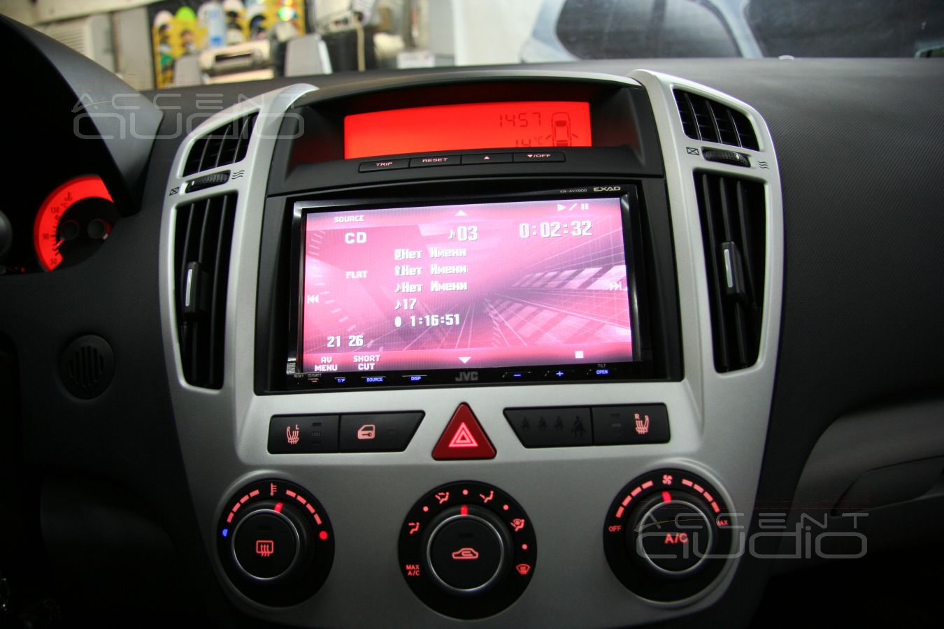 Аудиоинсталляция в Kia Ceed. Мультимедиа на JVC KW-AVX 900.