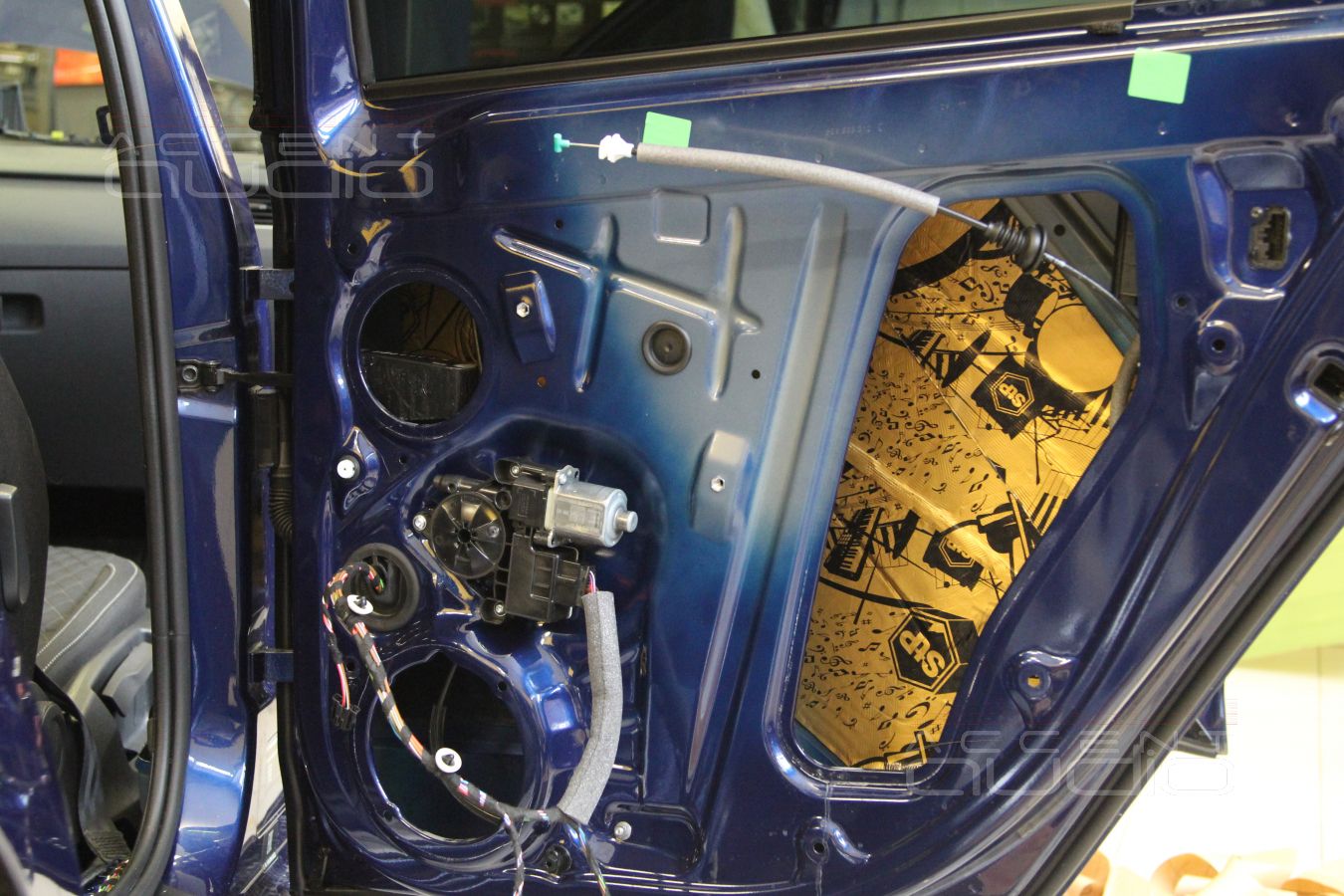 Шумоизоляция задних дверей ( в фотографиях )