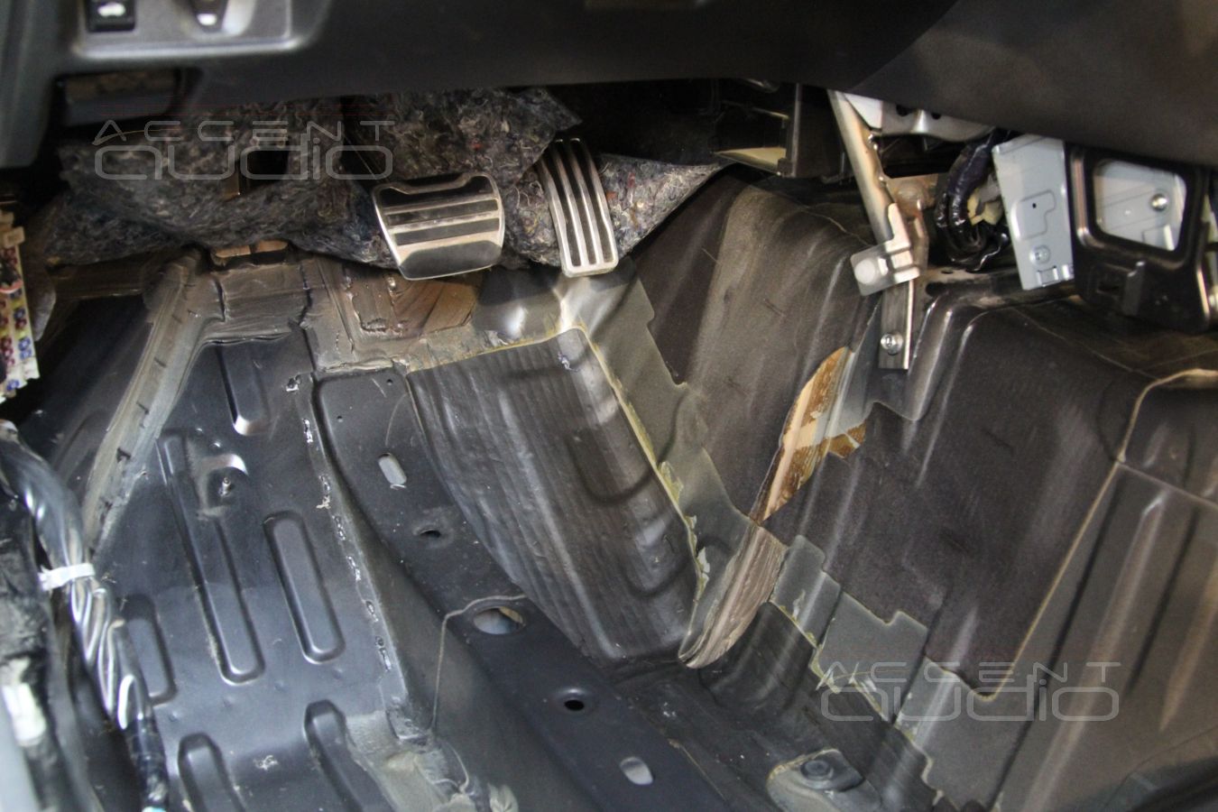 Nissan GT-R - теперь не самый шумный. Полная шумоизоляция.