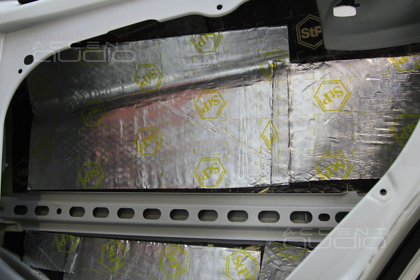 Шумоизоляция дверей Mercedes GLK