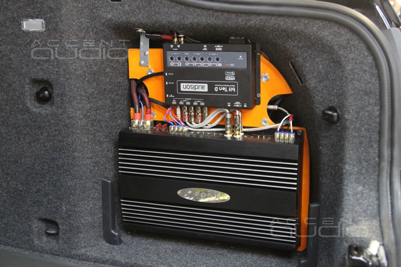 Установка усилителей и процессора в Skoda Octavia 3