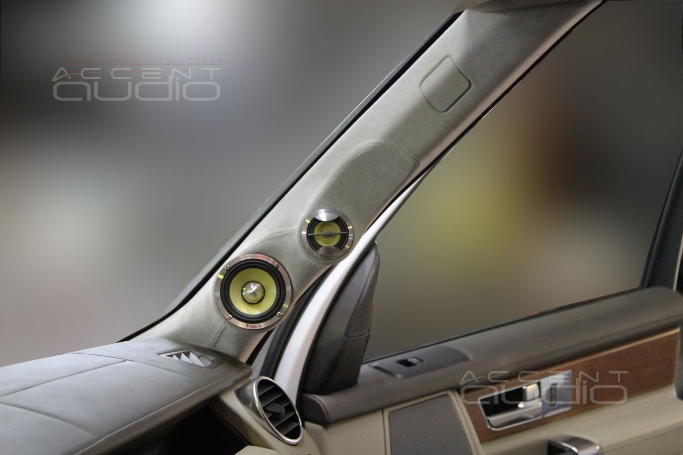 Установка акустики в Range Rover Discovery: изготовление подиумов