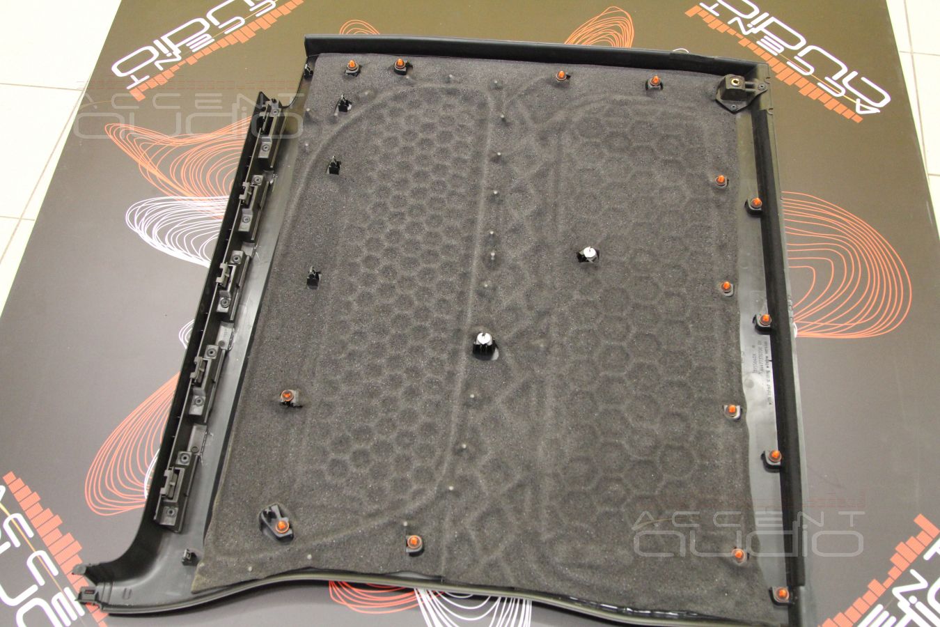 Шумоизоляция Mercedes Vito: двери и их обшивки