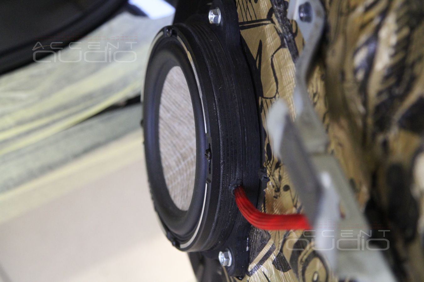 Тыловая акустика Focal Performance PS 165FX в Nissan Qashqai J11