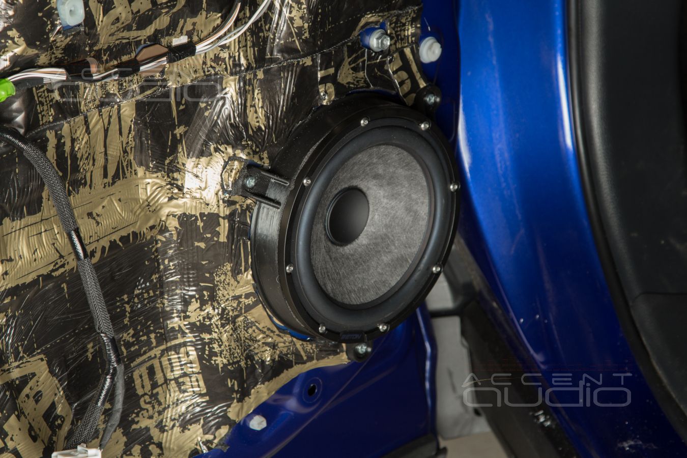 Новые мидбасы Eton Graphit 16 в дверях Toyota RAV4 – отвал бошки