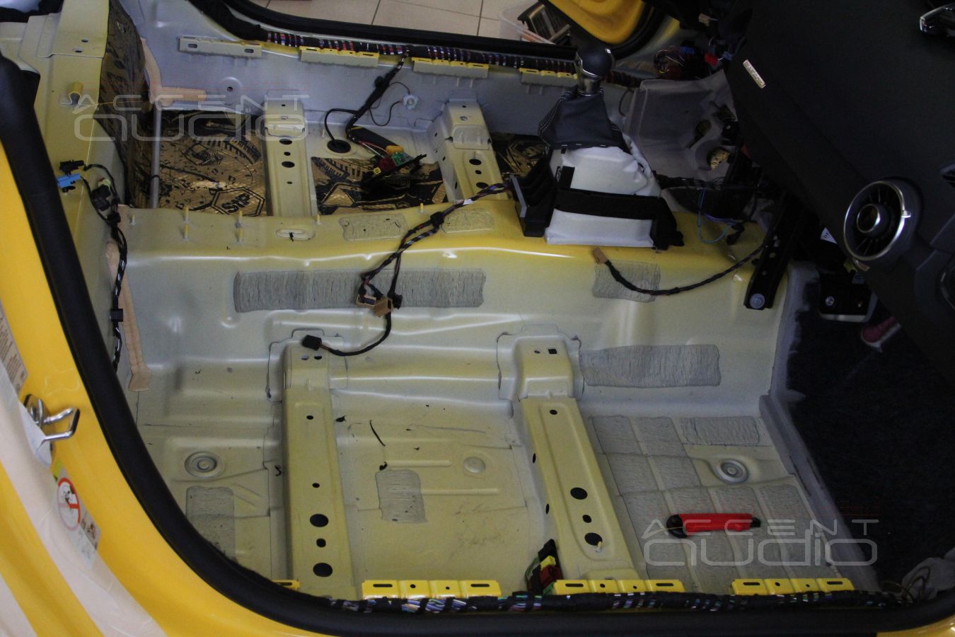 Шумо-виброизоляция кузова Audi TT