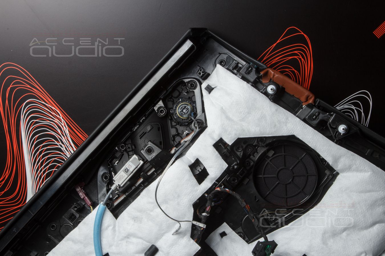 BLAM Signature S 100N24P и Focal IS BMW100 штатно в BMW X5