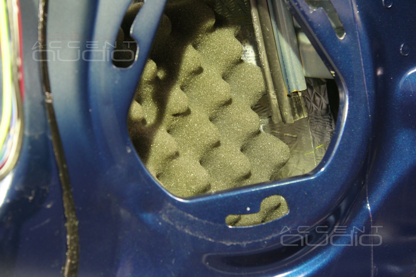 Установка мидбасов в Mitsubishi Pajero Sport