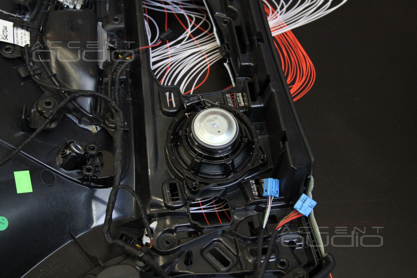 3D печать и установка среднечастотных Eton RSR 80 в Mercedes-Benz E Klasse W213