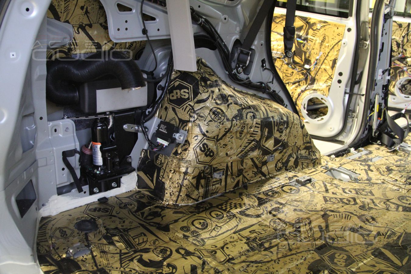 Шумоизоляция Mitsubishi Pajero