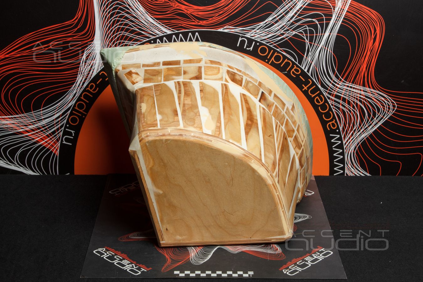 Сабвуфер-стелс и динамик Dego специально для Mercedes-Benz GLE Coupe AMG 53