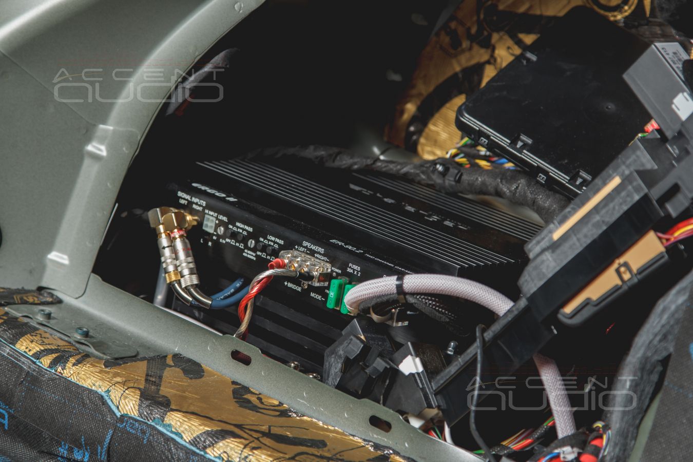 Установка усилителей Helix и Challenger в Audi A5