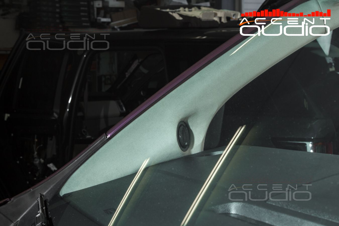 Правильное расположение широкополосных излучателей Blam в Opel Zafira Life