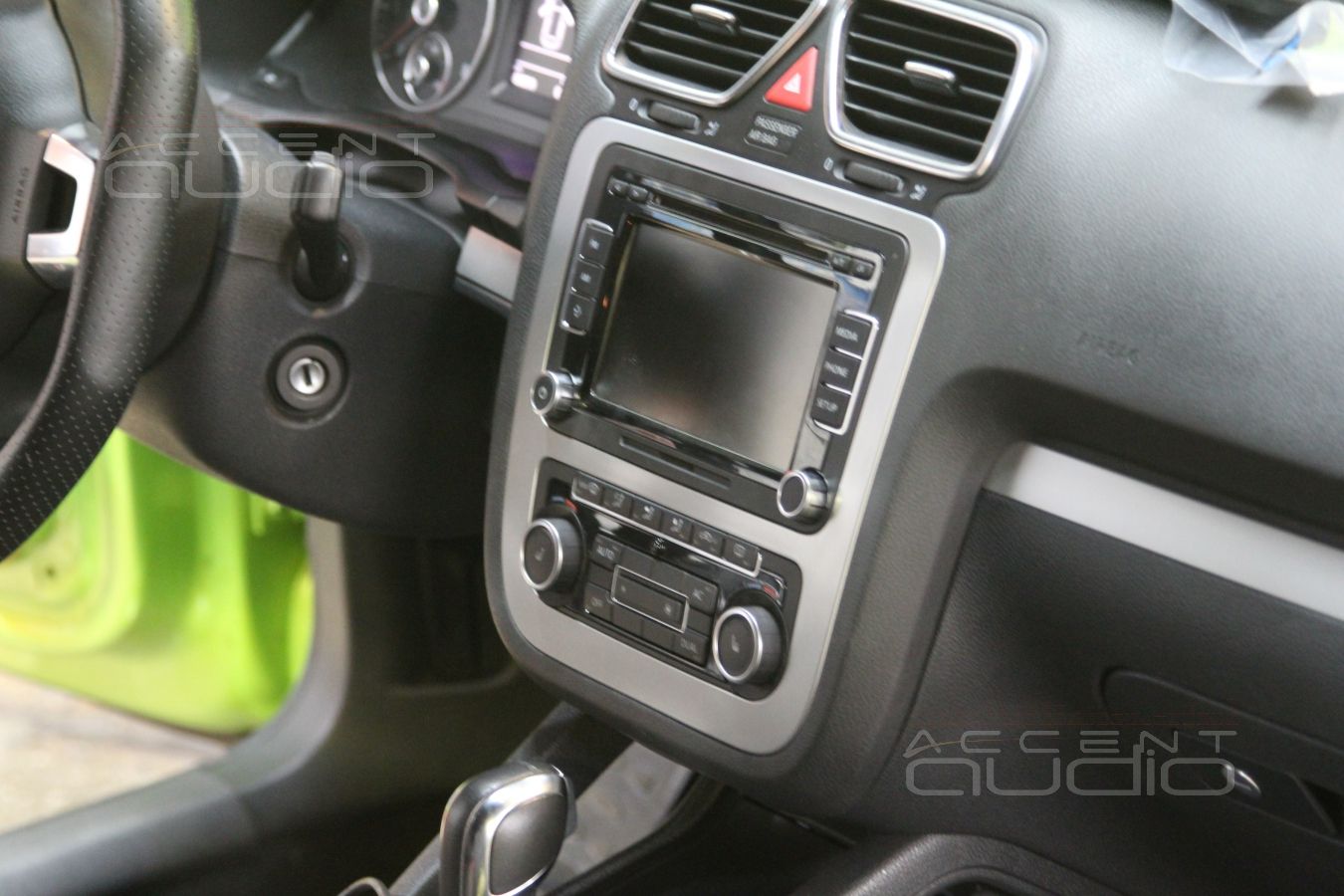 Установка усилителей в Volkswagen Scirocco