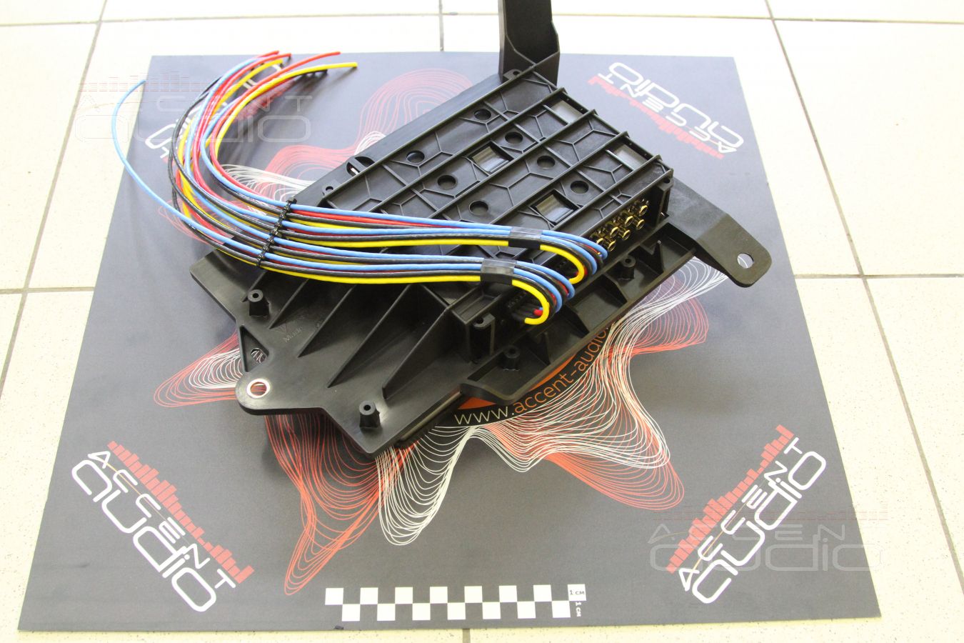 Установка процессора Helix DSP PRO MK2 в Porsche Macan