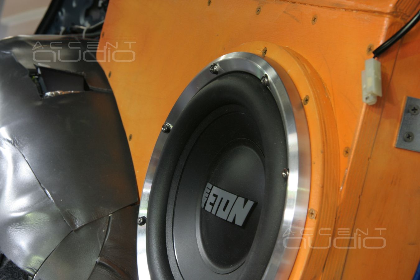 Установка усилителей в Mitsubishi Pajero Sport