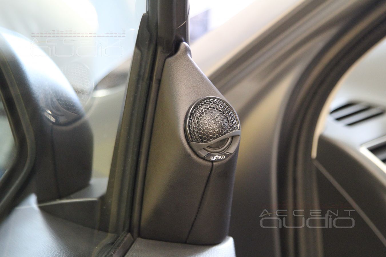 Установка акустики Audison AVK6 & Audison AVX6.5