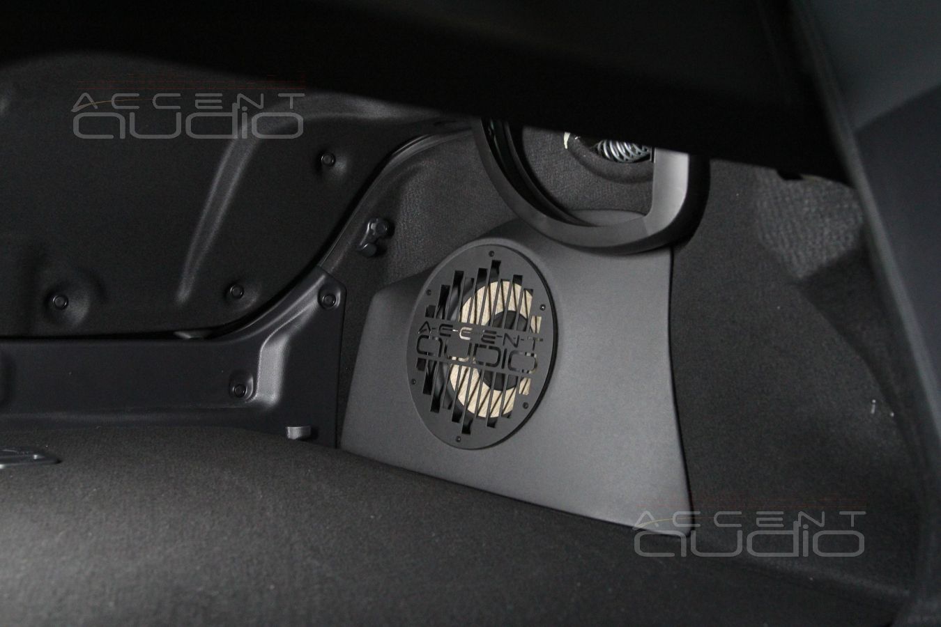 Стелс Accent-Audio для новой Toyota Camry