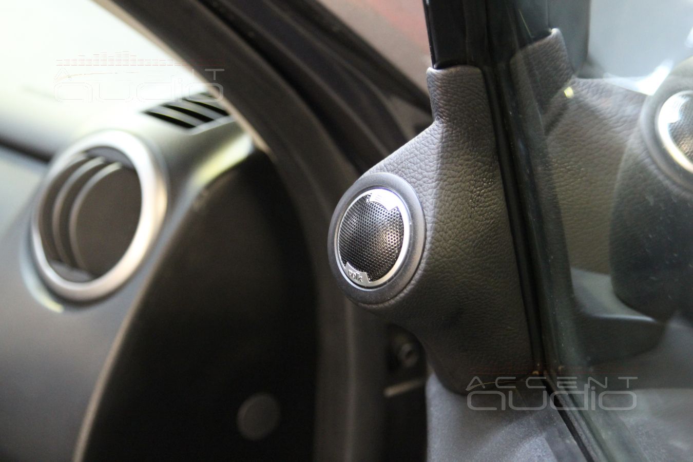 Шумоизоляция дверей и установка акустики в Suzuki Grand Vitara