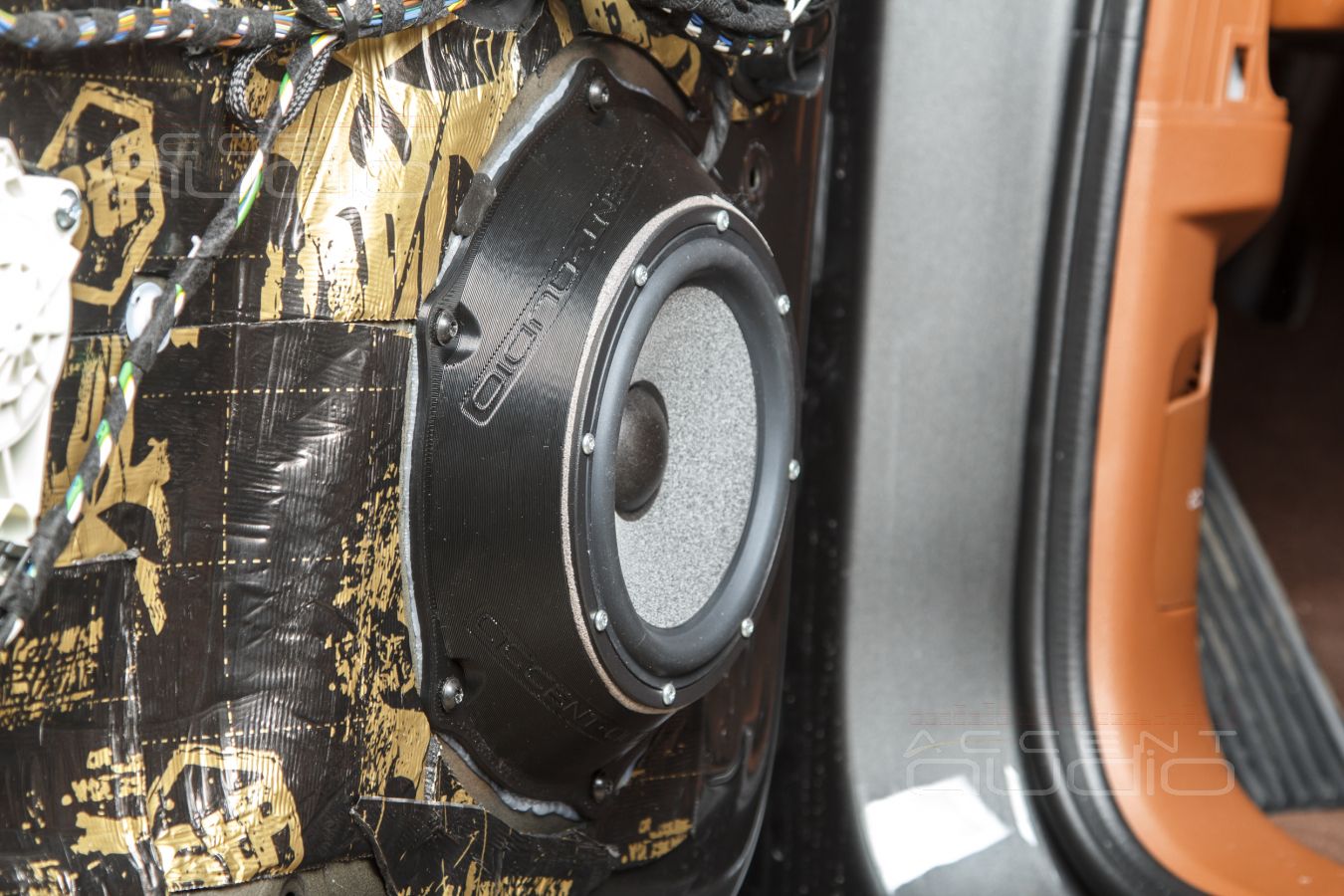 Аудиоподготовка и установка мидбасовых динамиков Brax GL6 в Porsche Cayenne Coupe