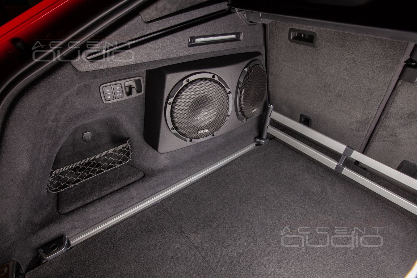 Сдвоенный сабвуфер-стелс для Audi Q8 – оригинальное и лучшее решение