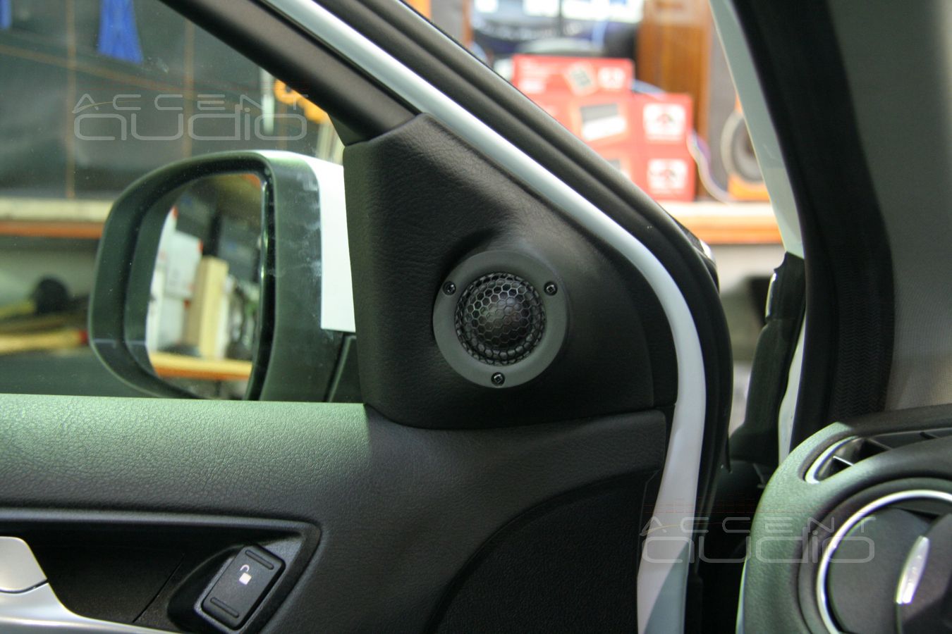 Установка твитеров (пищалок), изготовление подиумов