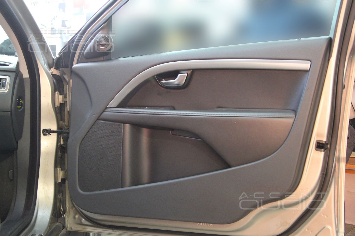 Аудиосистема в Volvo XC70