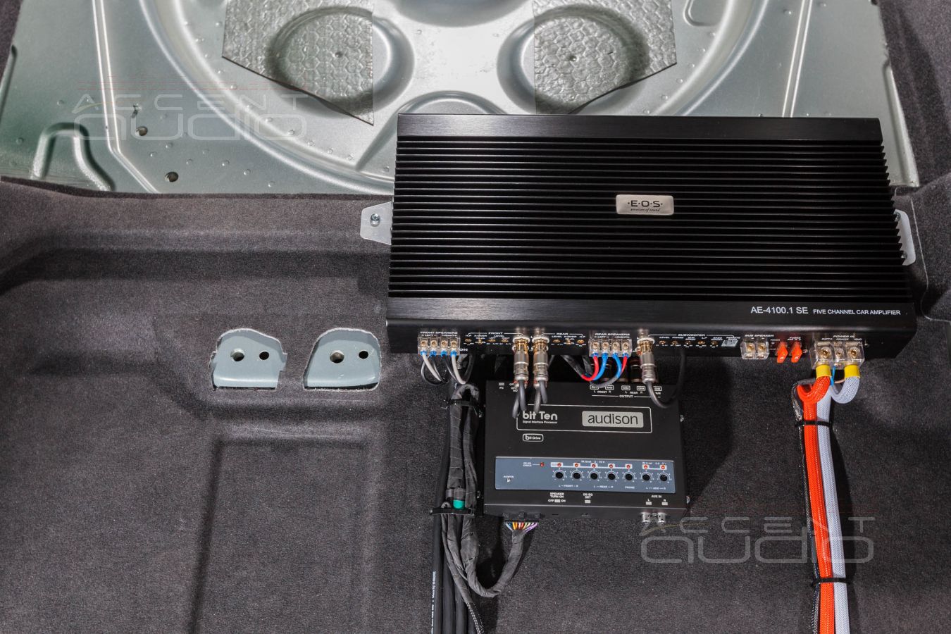 Установка усилителя и аудиопроцессора в Skoda KODIAQ