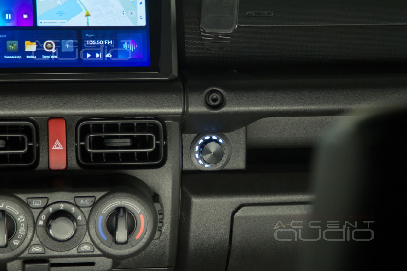 Скрытая установка компактного 8 канального усилителя Helix в Suzuki Jimny