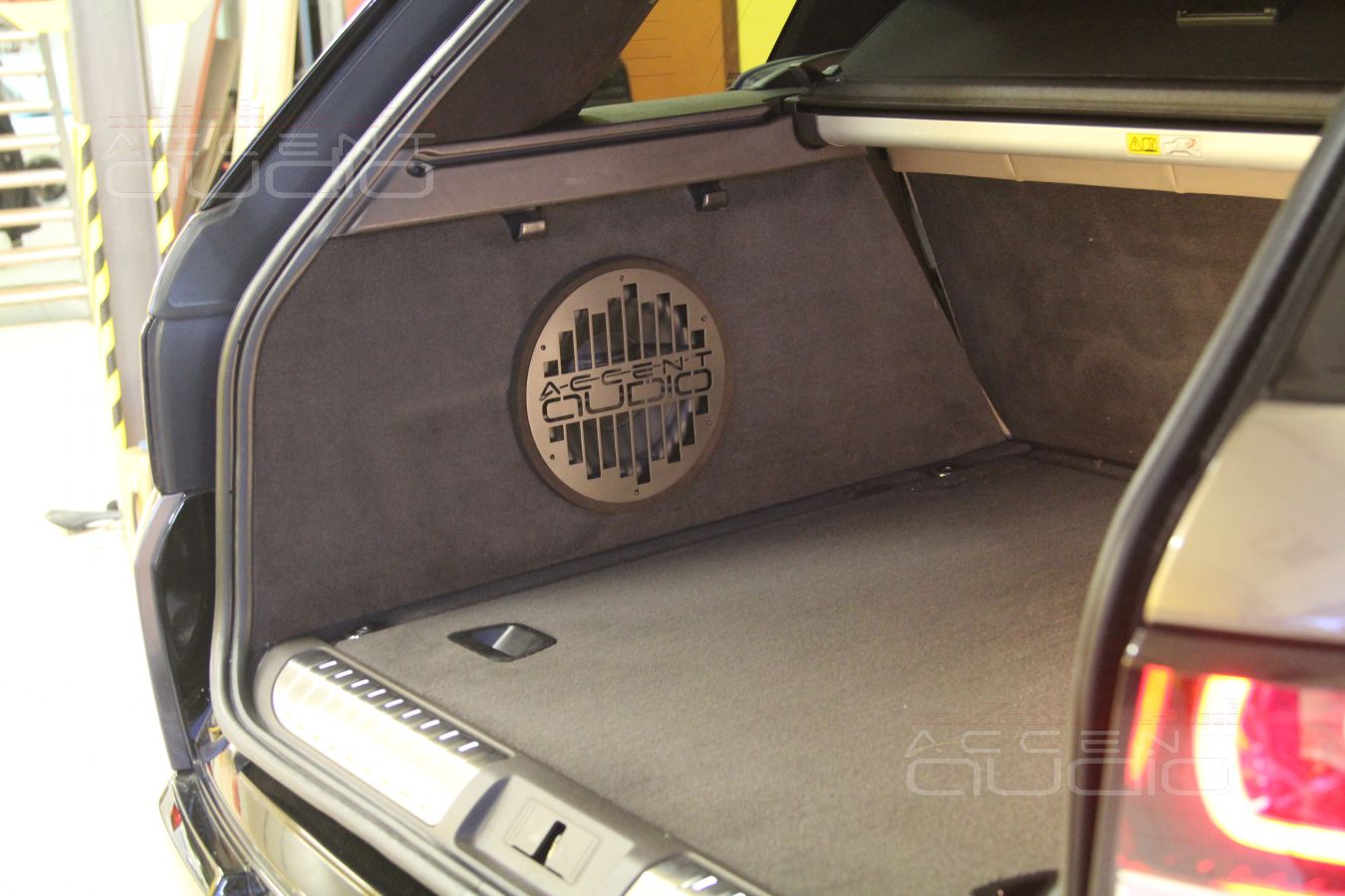 Сабвуфер Peerless XXLS-P835016 и его интеграция в RangeRover Sport