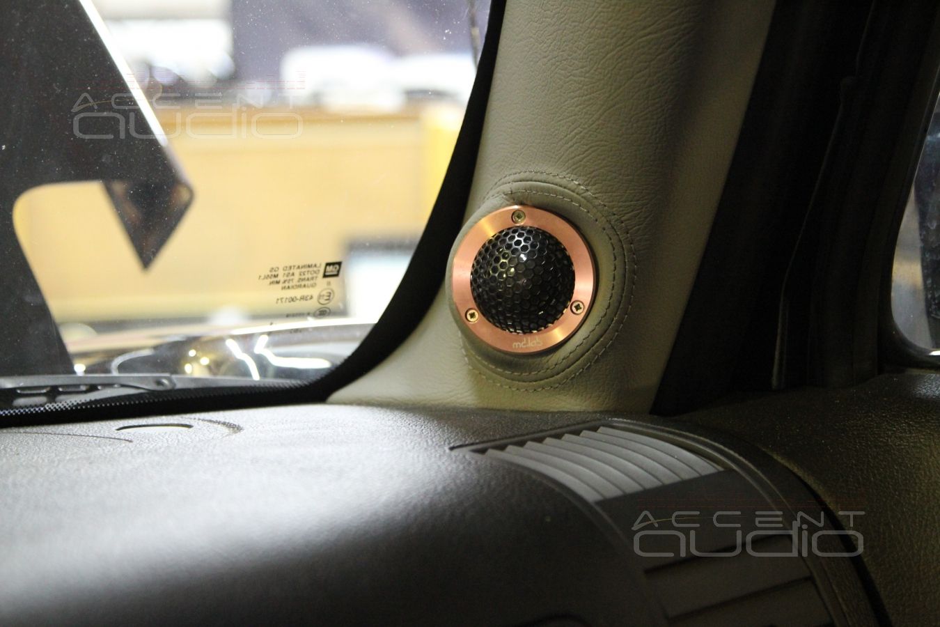 Установка твитеров в стойки Hummer H3