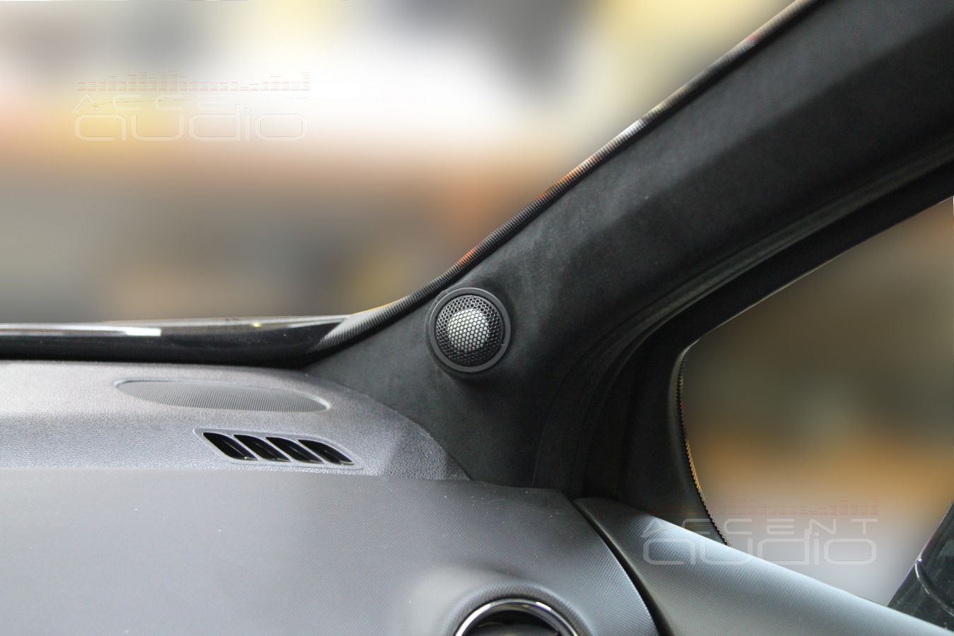 Если нет треугольничков: размещение твитеров на стойках лобового стекла