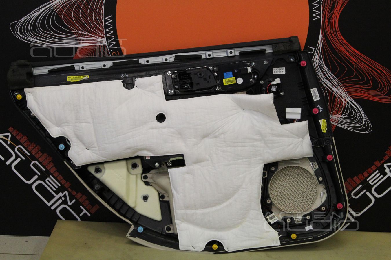 Аудиоподготовка дверей и установка Morel Elate Titanium MW6