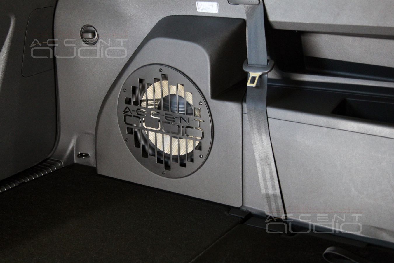 То, чего все ждали: встроенный сабвуфер Accent-Audio для Volkswagen Teramont