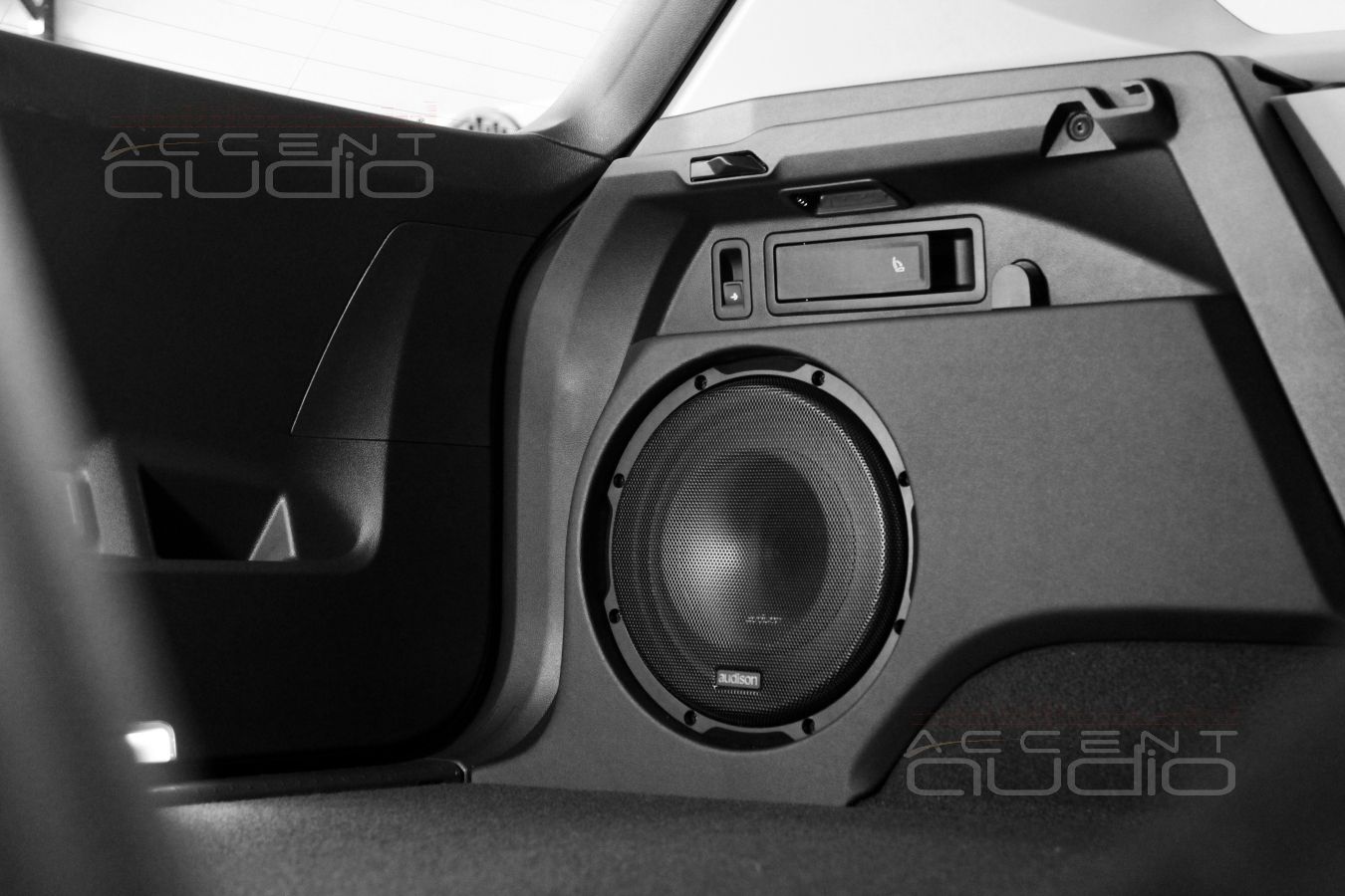 Сабвуфер-стелс – главный бас-гитарист ?