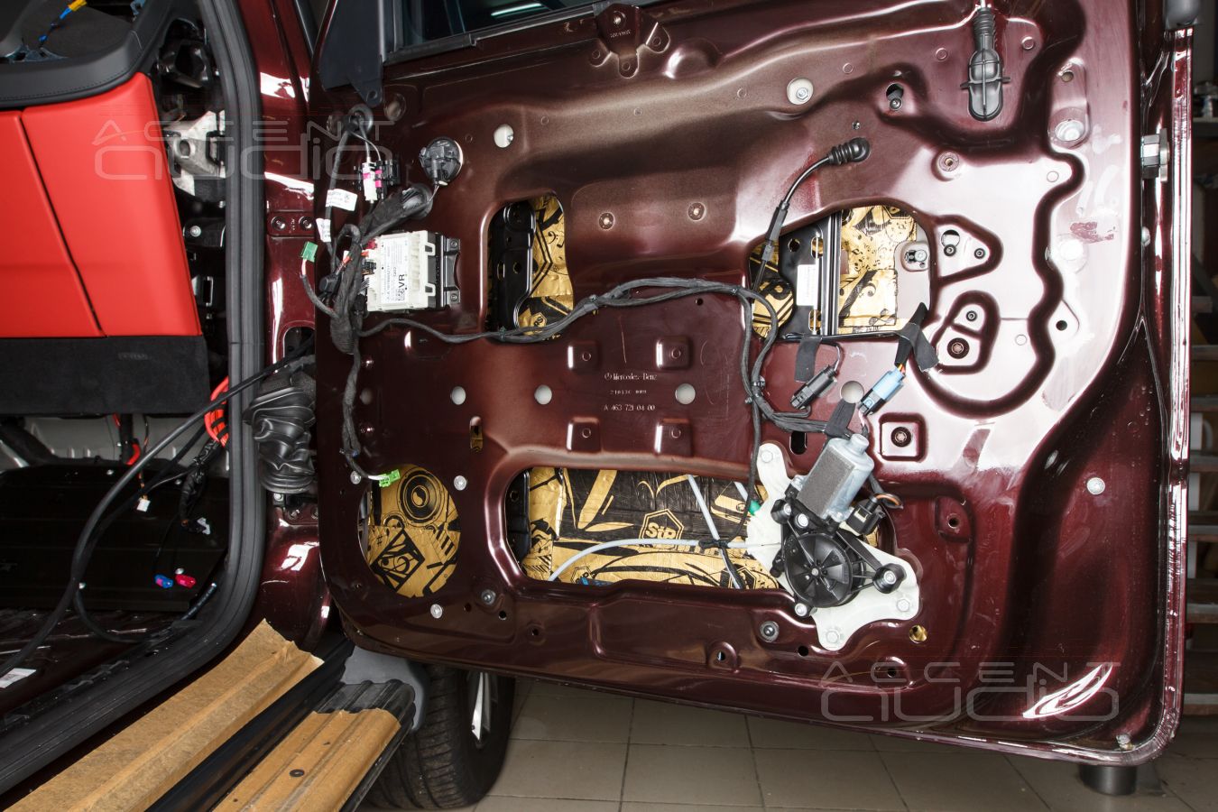 Аудиоподготовка дверей и штатный монтаж мидбасовых динамиков Brax ML6P