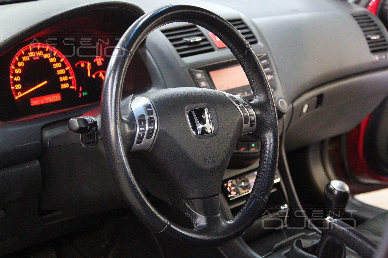 Установка магнитолы Pioneer в Honda Accord 7