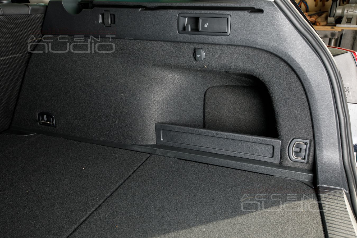 Фирменный сабвуфер-стелс – специально для Volkswagen Passat AllTrack