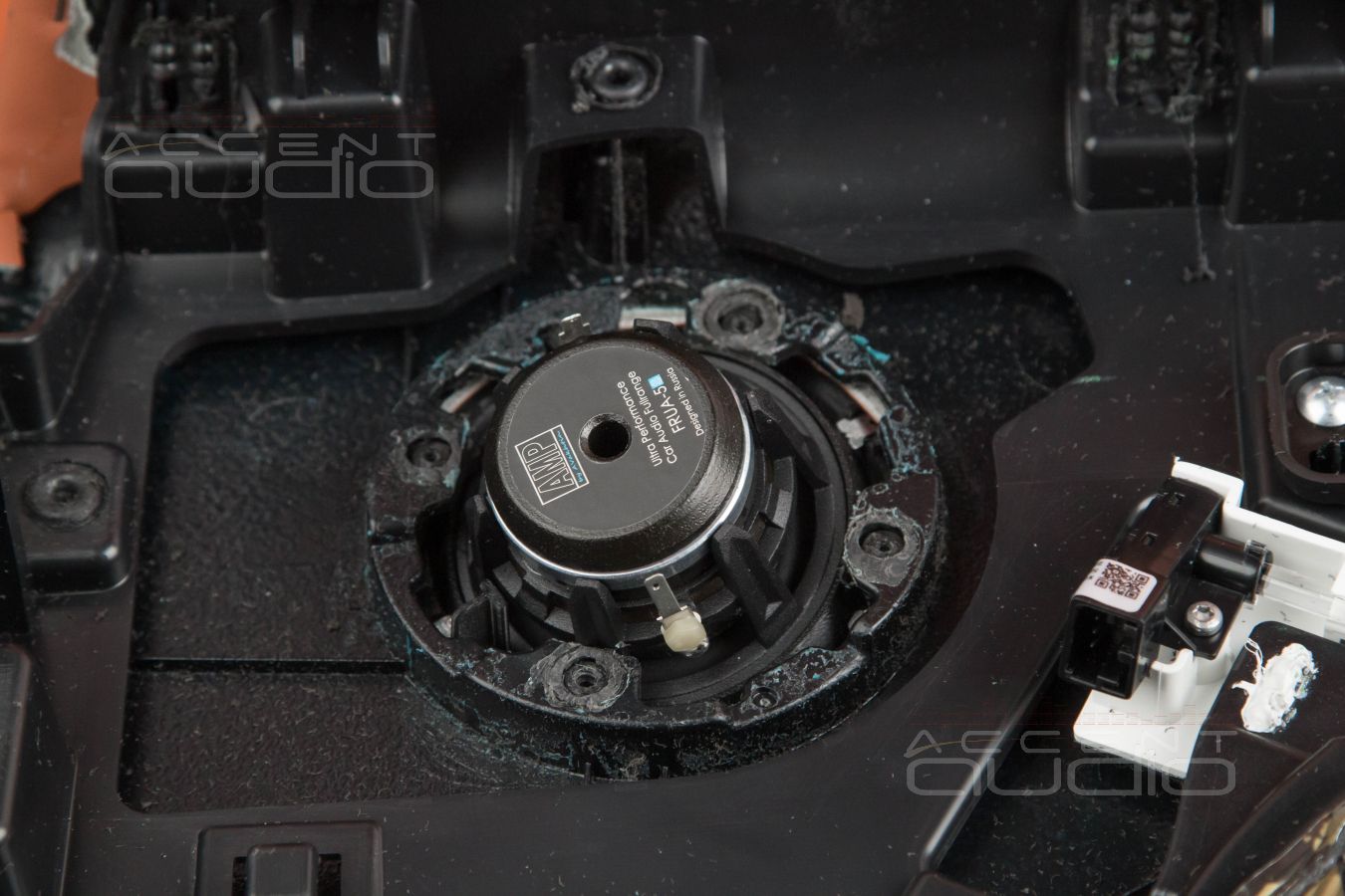 Тыловая акустика правильно – широкополосное решение для Lixiang Li7