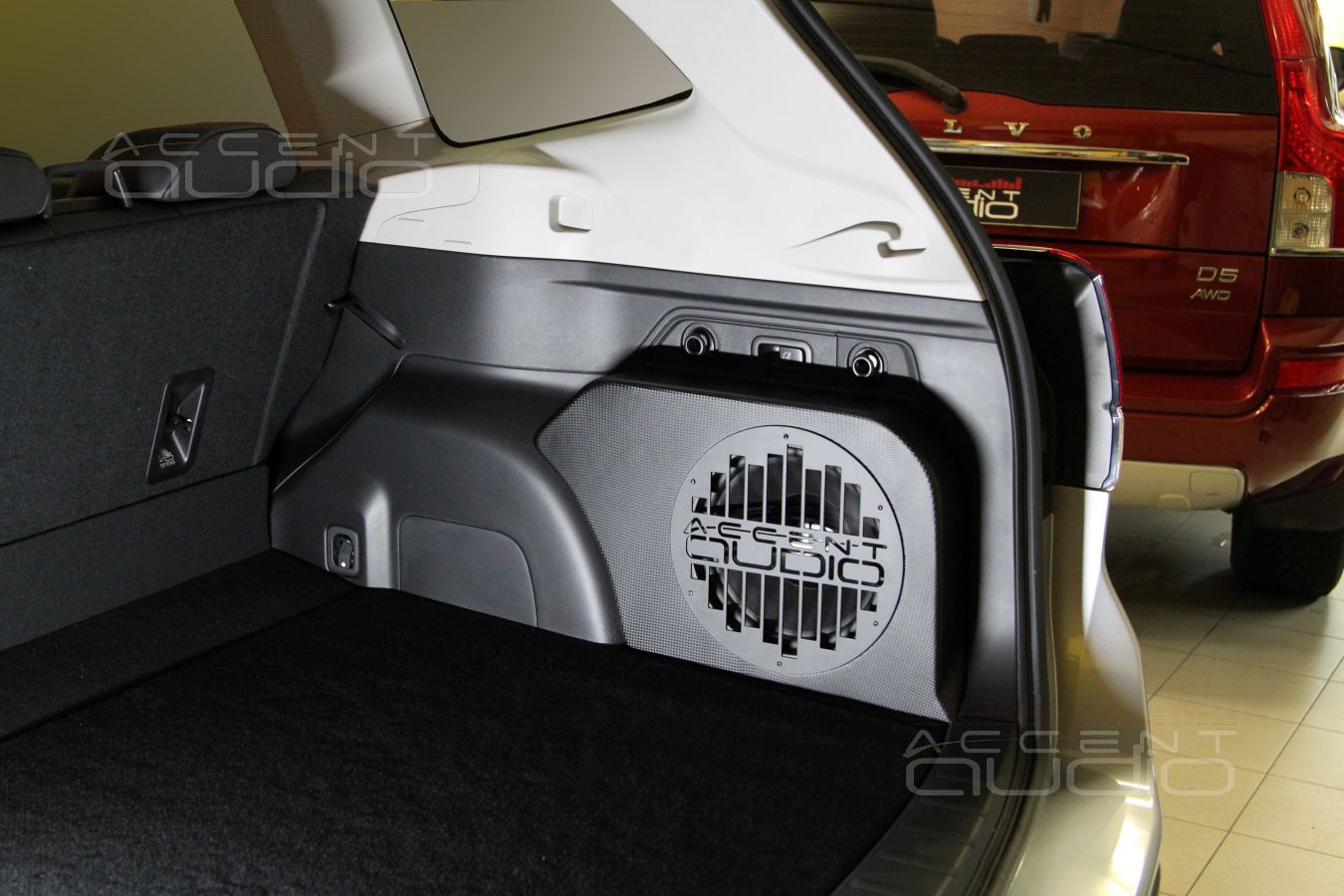 Сабвуфер-стелс с динамиком Dego для Subaru Forester