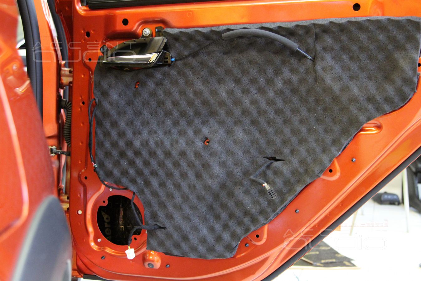 Шумоизоляция задних дверей ( в фотографиях )